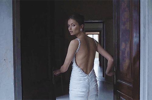 女生没有锁骨说明什么,香肩美背最快方法