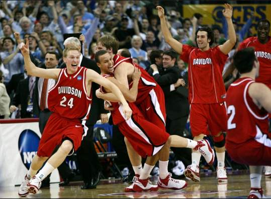 上错花轿嫁对郎袁不屈第几集出现,上错花轿嫁对郎剧情袁不屈中箭