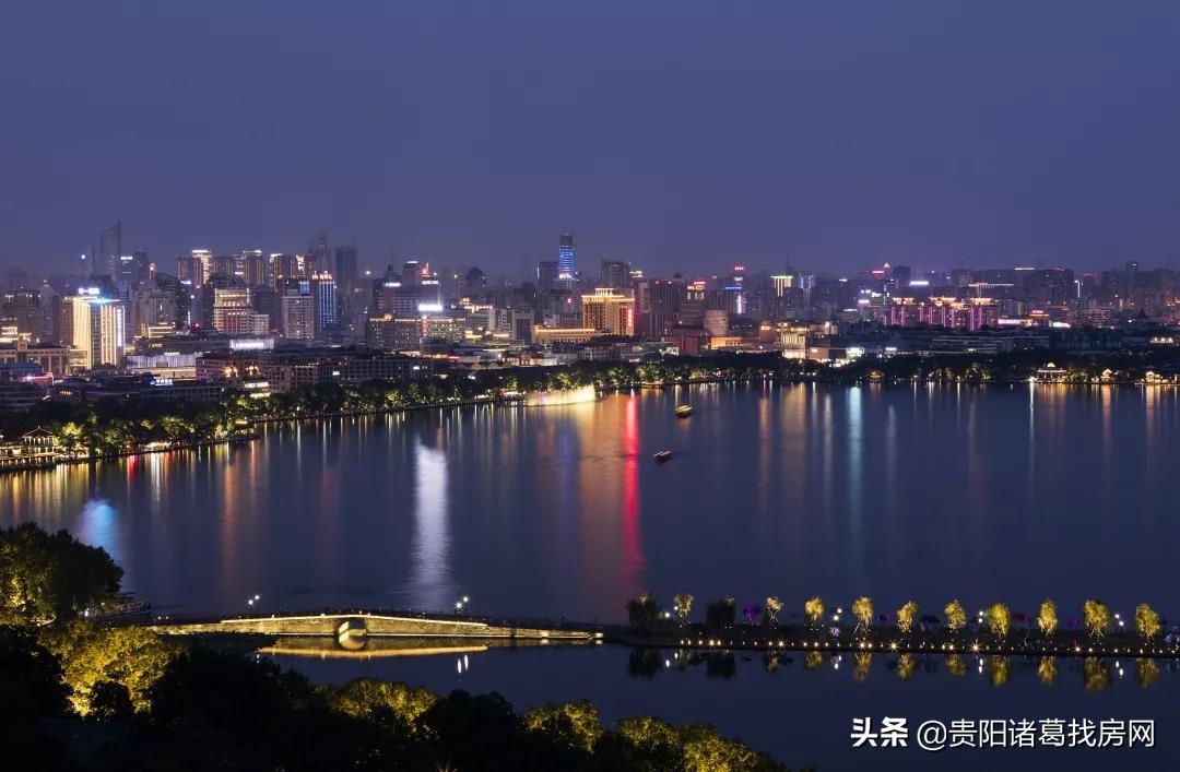 森林公园里的房子,公园里的房子好吗