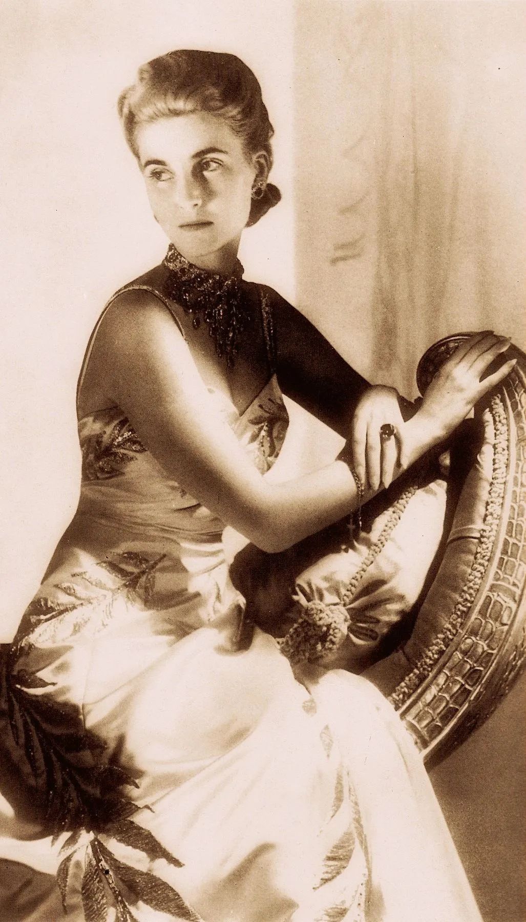 身家上亿的她，做了一辈子“公主梦”，最后人财两空