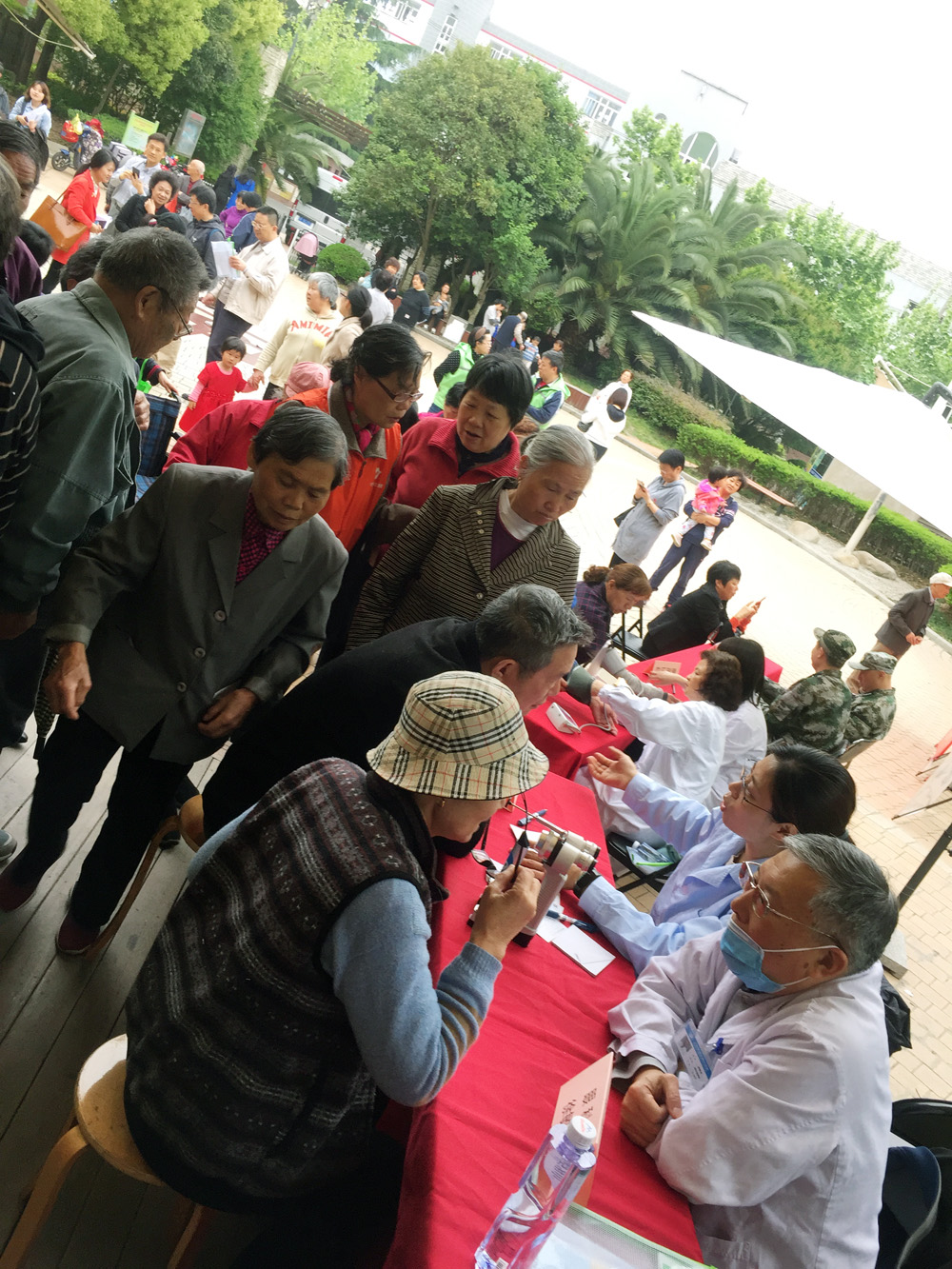 迎五一送温暖志愿服务活动,社区迎端午送健康爱心公益活动