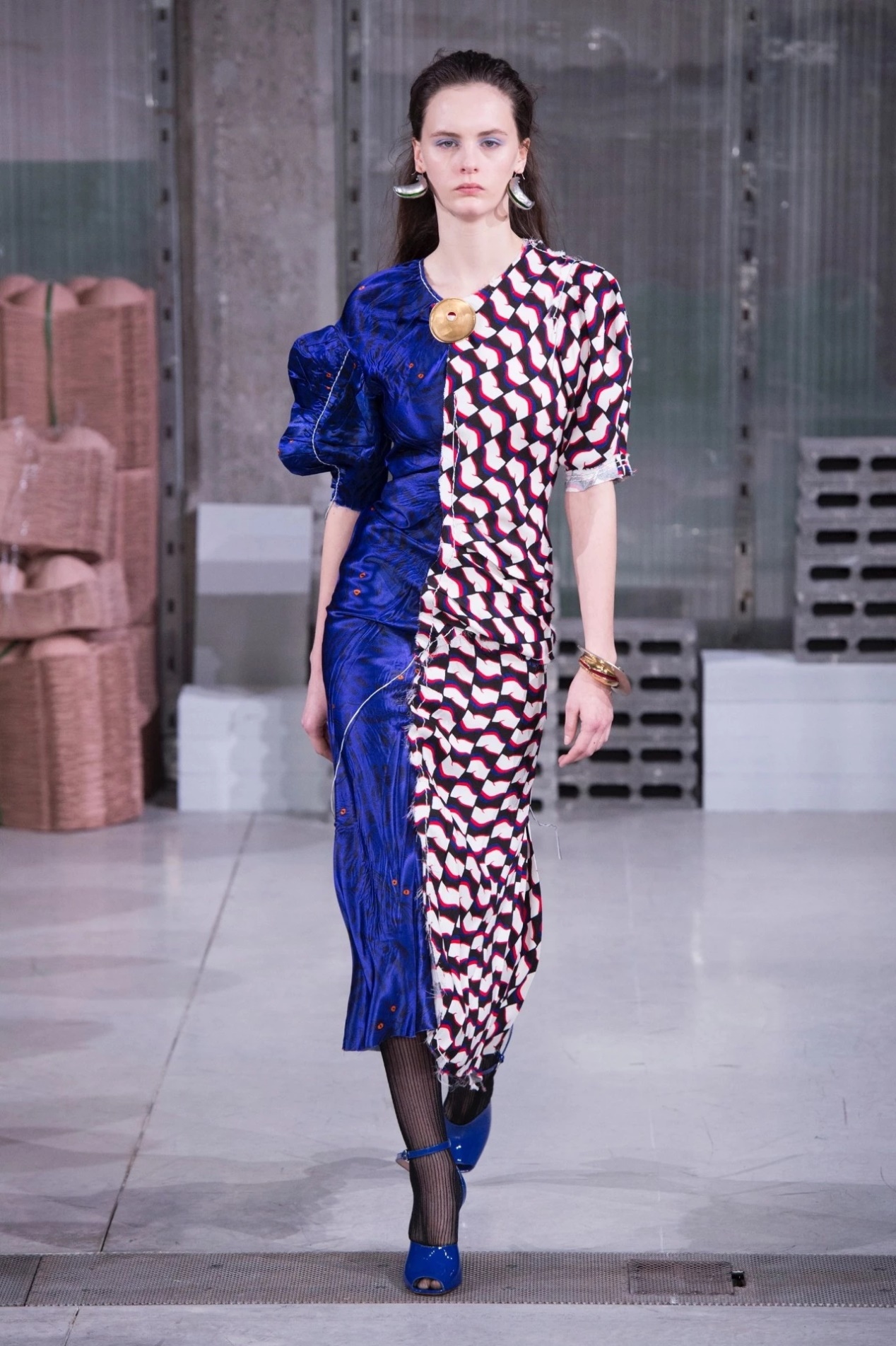 百搭不对称上衣搭配,不对称上衣穿搭