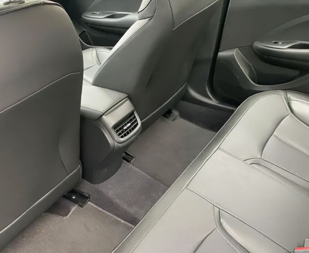 别克英朗销量1台,英朗三缸车月销量