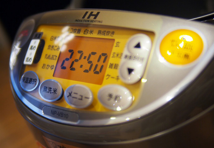 象印ih压力电饭煲测评,象印电饭煲好还是美的电饭煲好