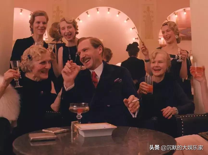 荒诞的黑色幽默全集,推荐10部国产经典黑色幽默电影