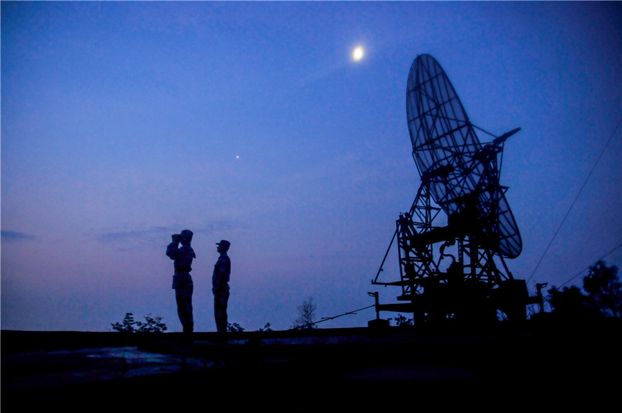致敬海军前辈完整视频,致敬海军老兵