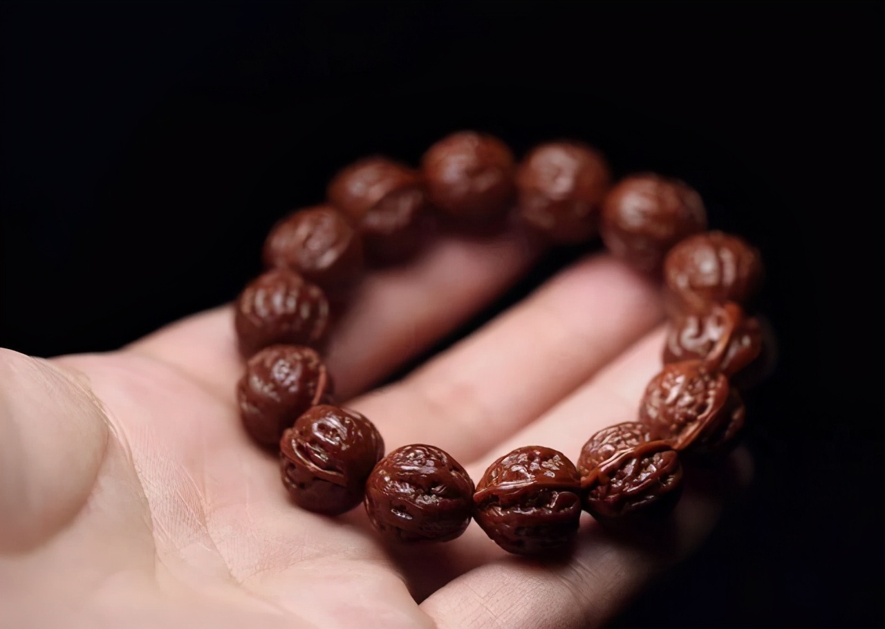 文玩小核桃手串如何玩,野生文玩精品小核桃手串