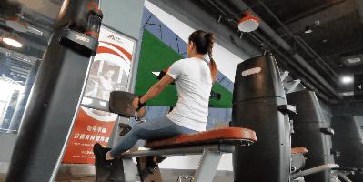 健身房快速练出背肌的方法,健身房练背部下背阔肌动作