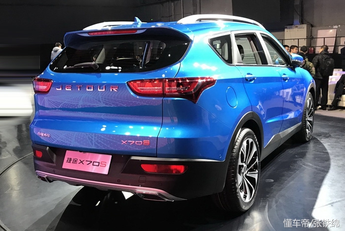 奇瑞有款车标是字母的是什么车,奇瑞车标长安车标对比