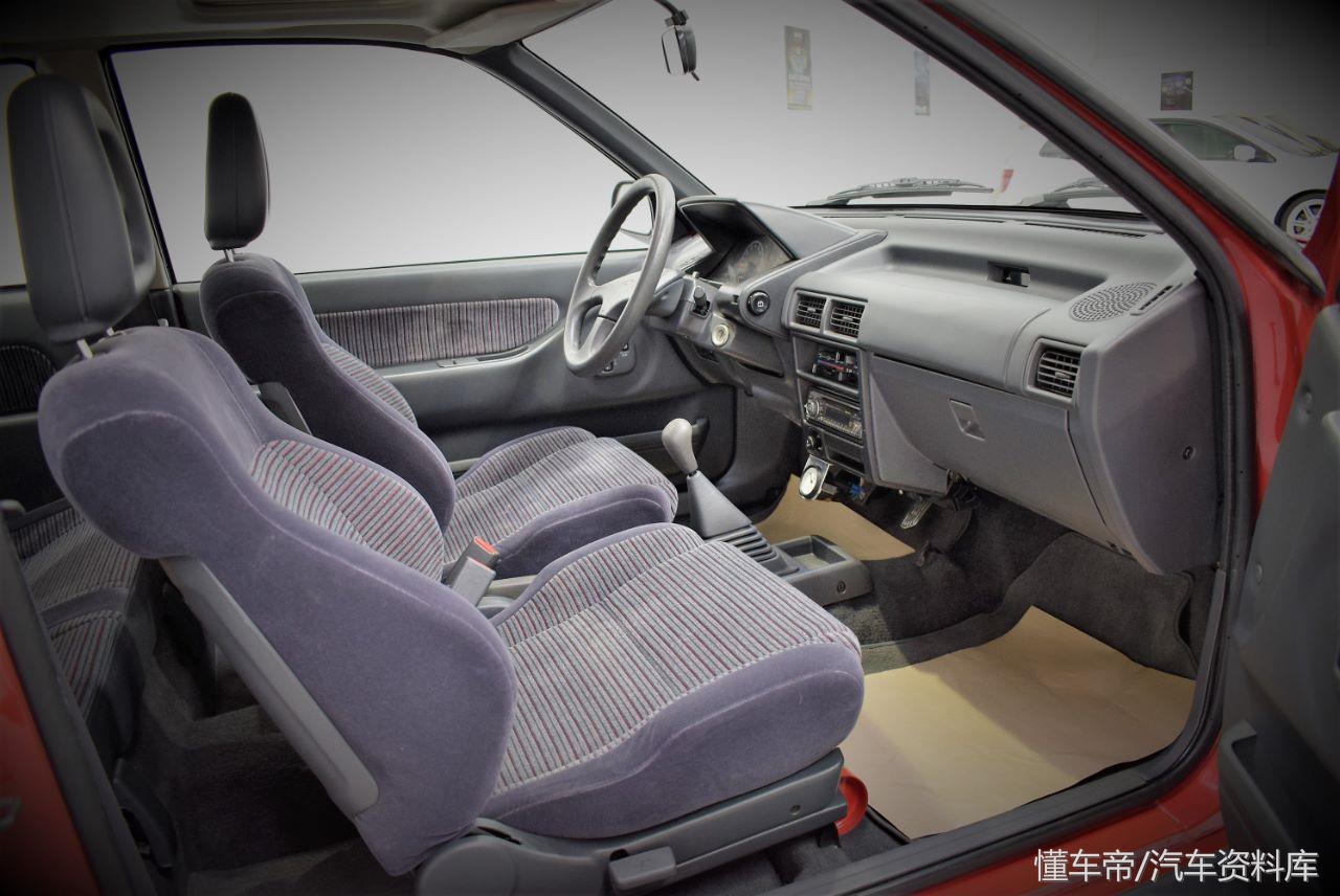 一辆28岁的三手原装大发夏利还能值8万多块