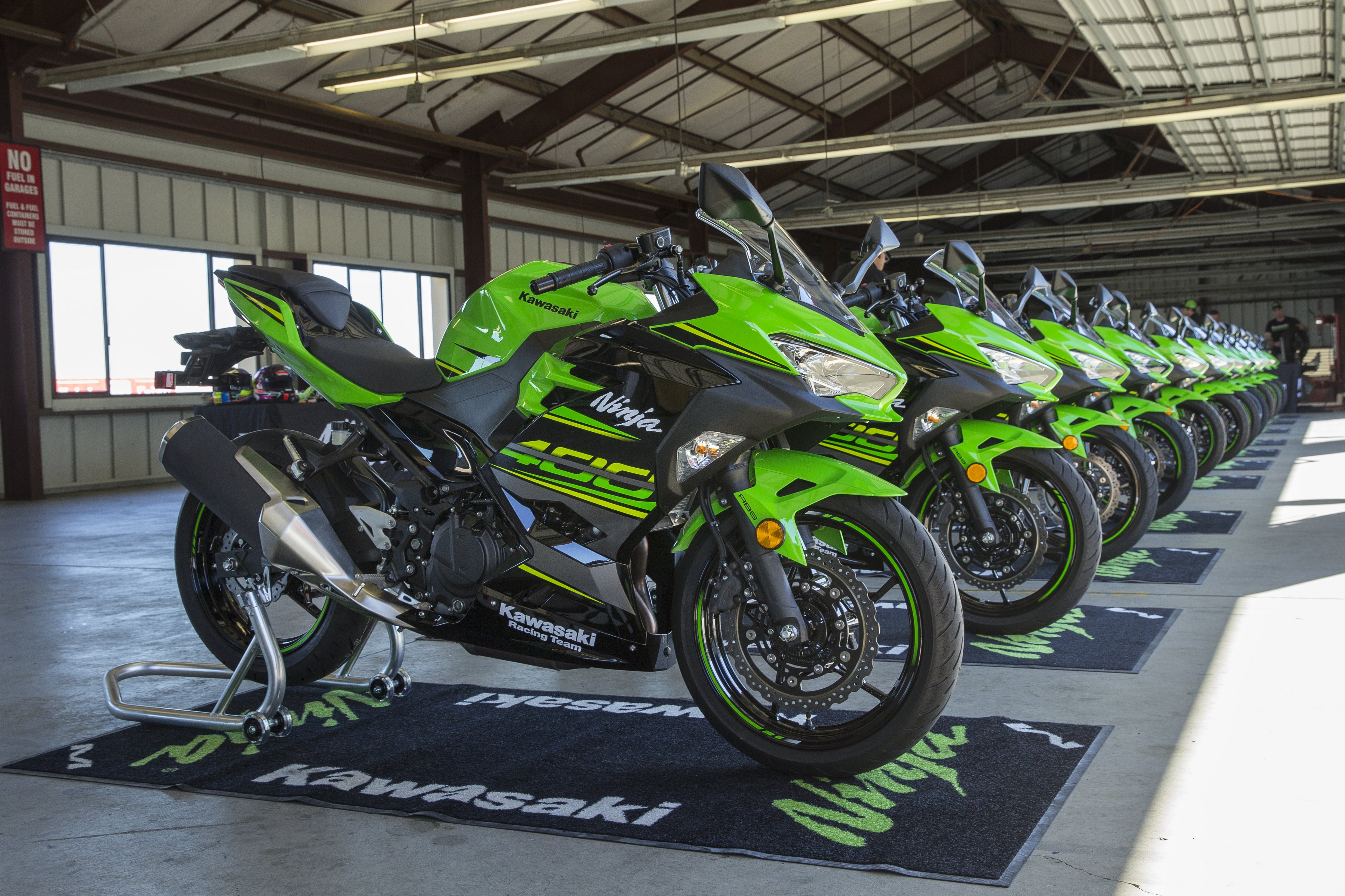 2022年小忍者400介绍,国产小忍者400能跑过250吗