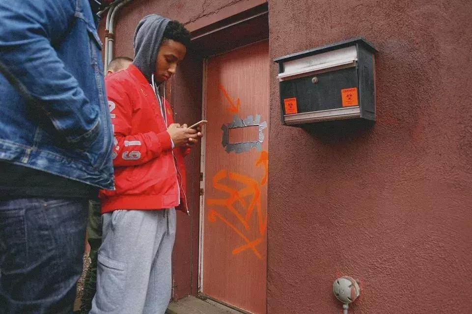 我钱都准备好了,你却要我和马拉松运动员赛跑?