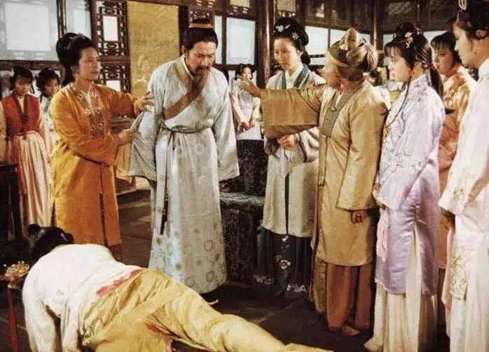 红楼梦贾宝玉为什么不喜欢薛宝钗,红楼梦中众人对贾宝玉的评价