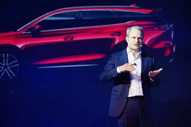 范冰冰阿玛尼高定,范冰冰造型师品牌大秀