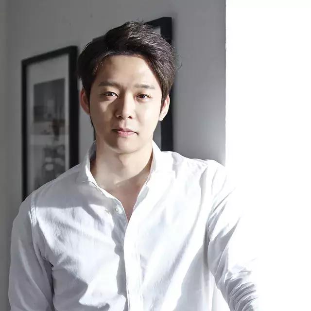 发际线高额头太饱满适合什么发型,发际线大额头高适合的发型