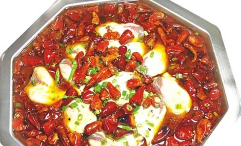 火锅鱼怎样做鱼肉不散,重庆大厨做美食视频