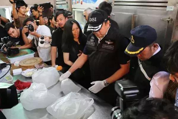 被外国人曝光的假货,国外最坑人的假货