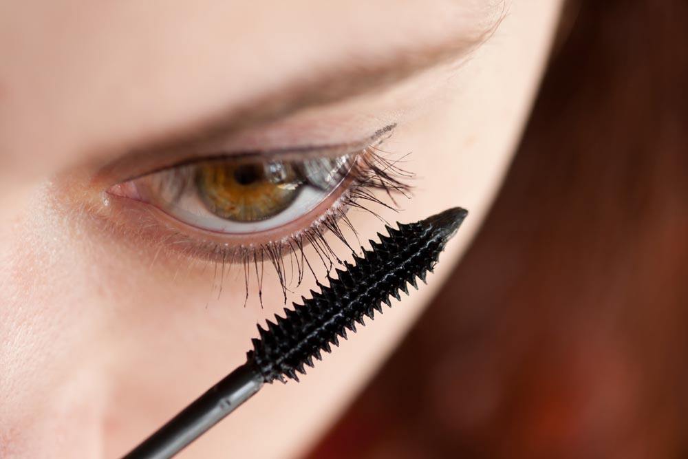 新手眼妆彩妆工具有哪些种类,彩妆教程日常化妆用品怎么用的