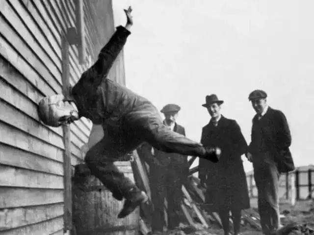 相信我，这一定是朋友圈里最珍贵的照片！