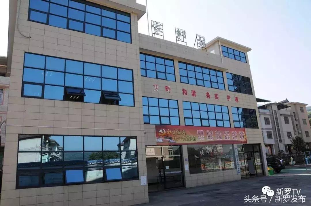 因开采煤矿而被淹没的村庄,因为开采矿洞塌陷的村庄