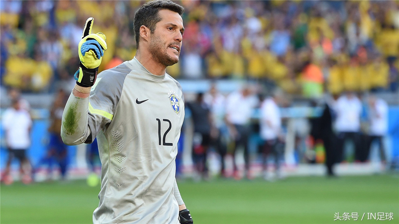 布冯年足球最佳11人,布冯成为21世纪最佳门将