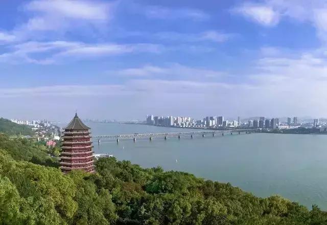 中国十大高佛塔,中国历史最悠久的藏式佛塔