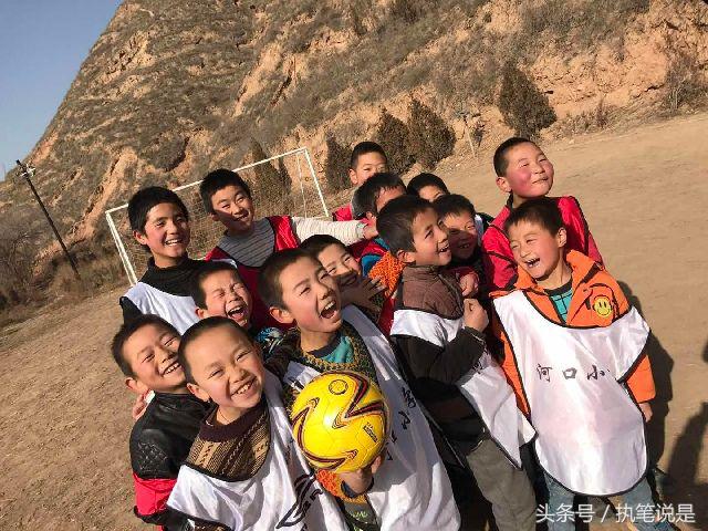 黄土塬上，教足球的语文老师