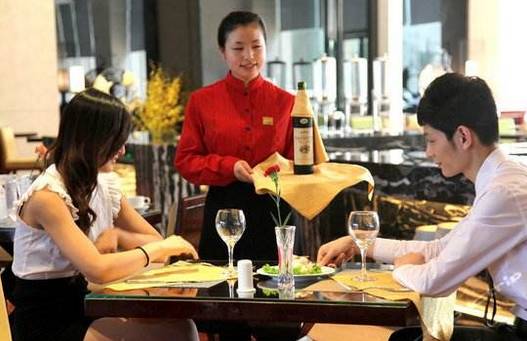 餐饮服务员服务中注意事项100条,餐饮服务应对话术