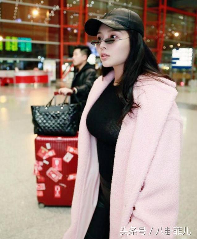 大嫂徐冬冬新年晒照蜂腰抢镜,大嫂徐冬冬依然霸气侧漏