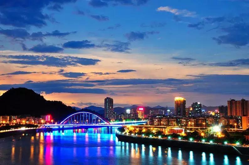 广东被中央看好的城市,广东省国务院表扬的地方