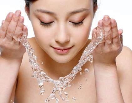 鼻子上挤出来的白色条状怎么治疗,鼻子上挤出来的黄米粒怎么办