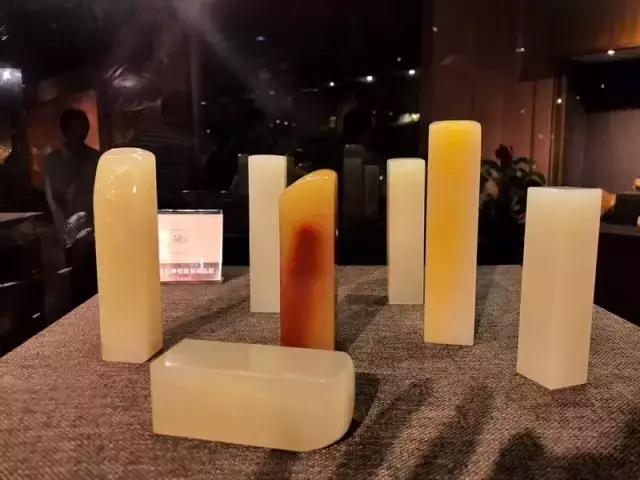 田黄寿山石真的存在吗,最接近田黄石的寿山石