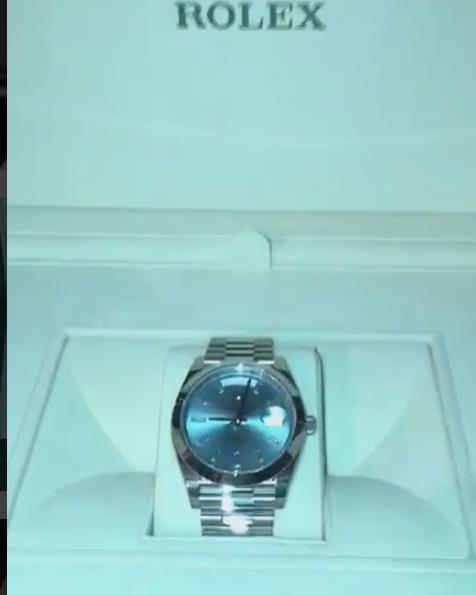 嘴炮梅威瑟炫富,梅威瑟炫富劳斯莱斯