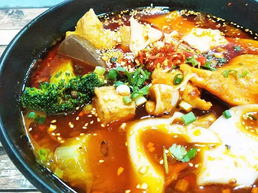 兰州这碗麻辣烫有“毒”，竟让人连汤都喝的不剩一滴！