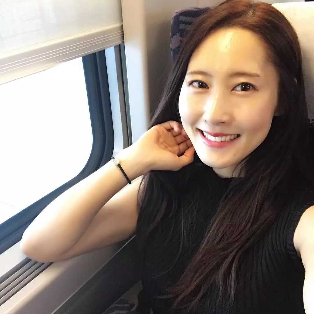 马甲线完美身材露腰杀,提臀丰臀马甲线