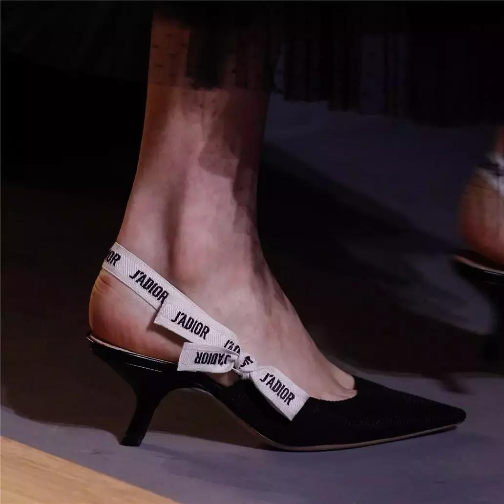 李宁给国货争回的脸,李宁把牌子卖给了谁