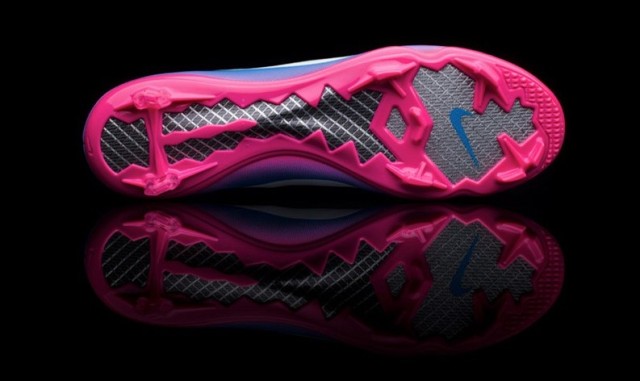 c罗出道有多火,c罗2024年新上脚耐克配色