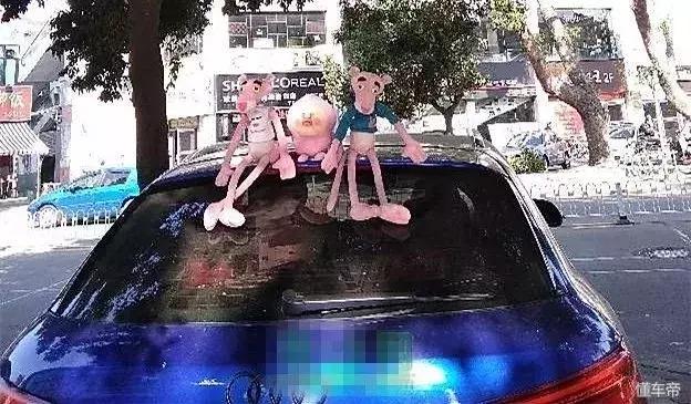 车主必看！车顶贴了这种东西，出了事你要负全责！