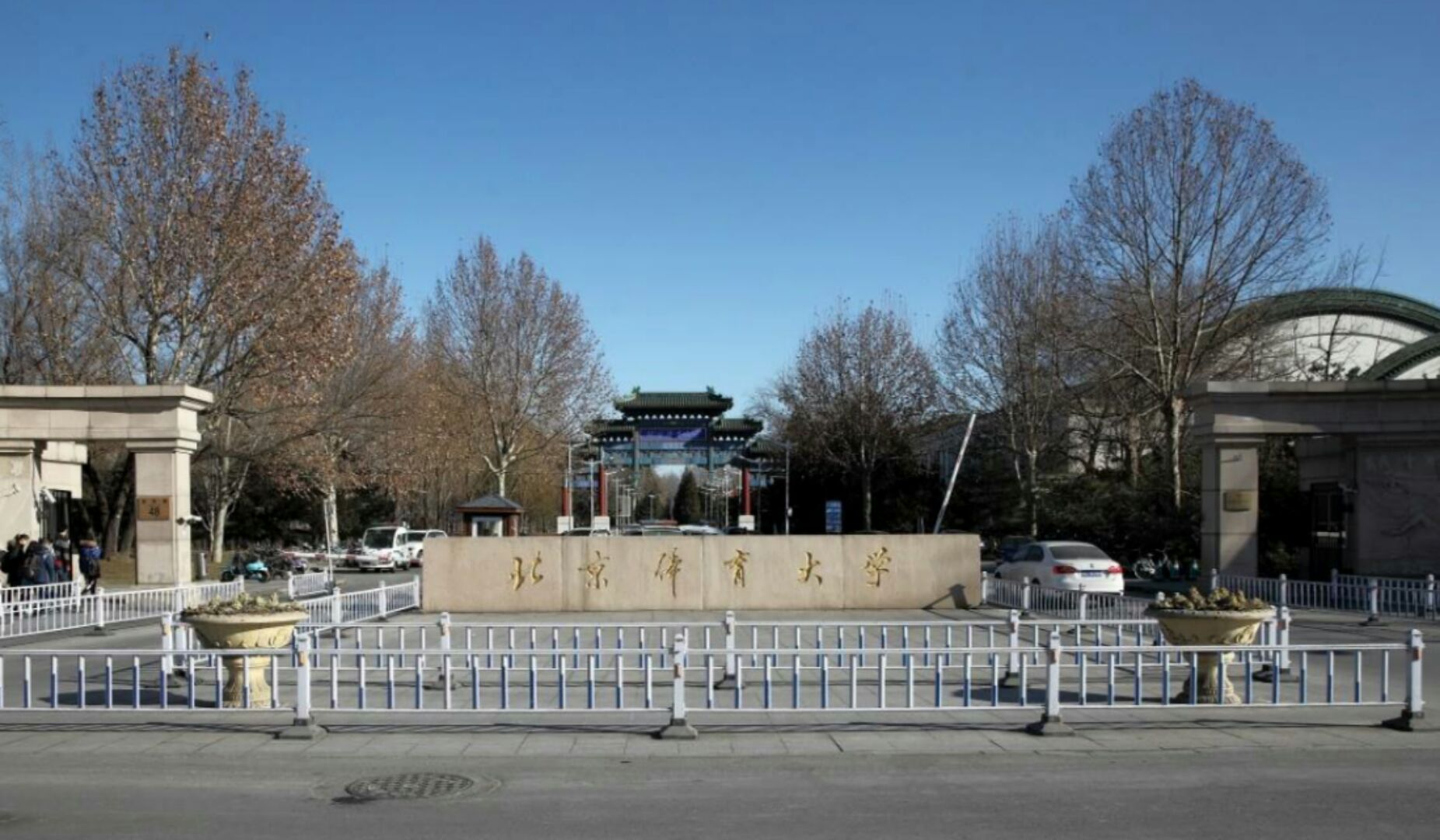 我的老师上课会喷水，你知道吗？