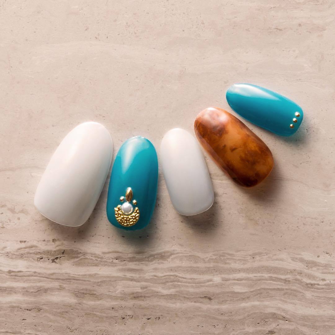 今年最流行的美甲颜色夏天中长款,春季透色美甲