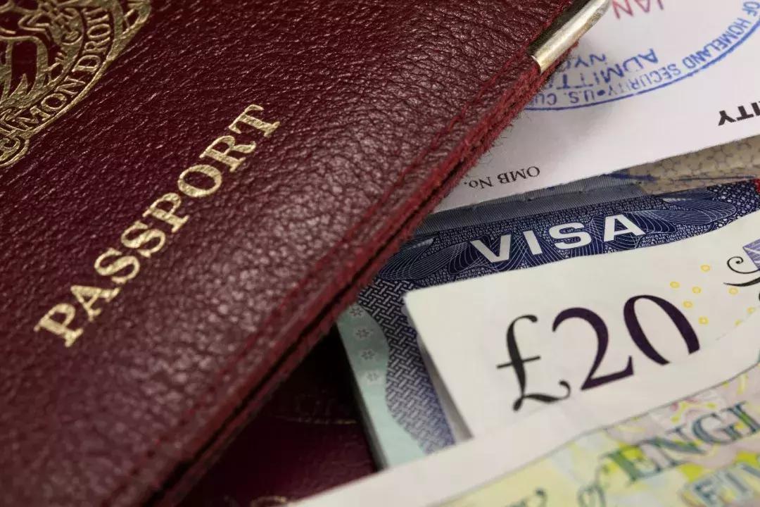 护照上有拒签记录换新护照,被拒签之后换新护照就行了