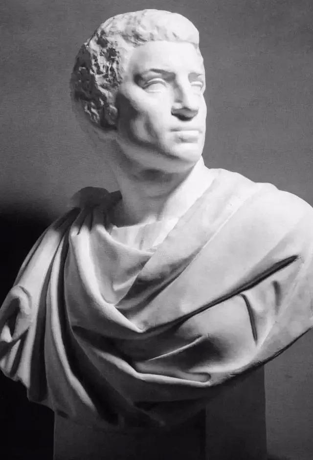 看完这些ps大神的对比图我跪下了,十大神级素描雕塑