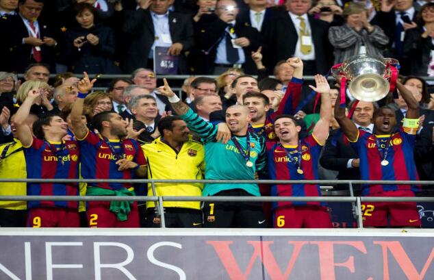 巴萨票选21世纪最伟大时刻：六冠王伟业罗贝托绝杀