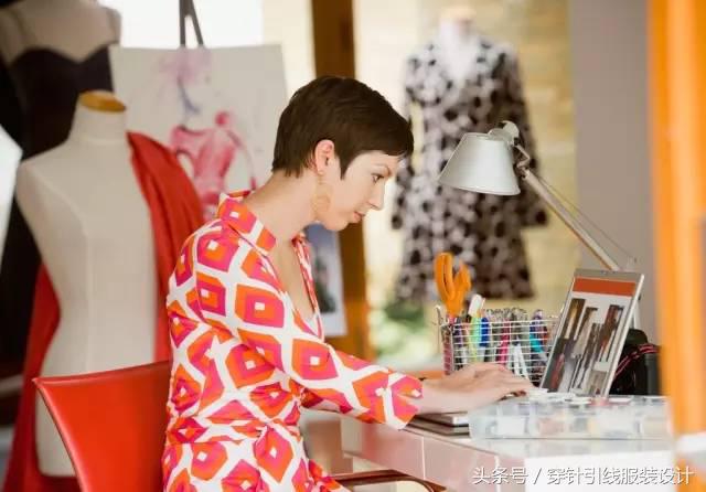 要怎样成为一个合格的服装设计师,如何才能成为国际顶级服装设计师