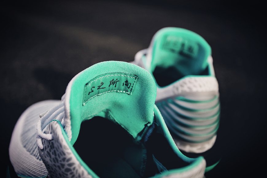 aj32郭艾伦鞋身内侧图,郭艾伦签名球鞋aj33