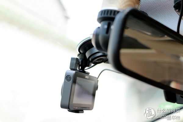 行车记录仪装上去怎么设置,行车记录仪装卡位置