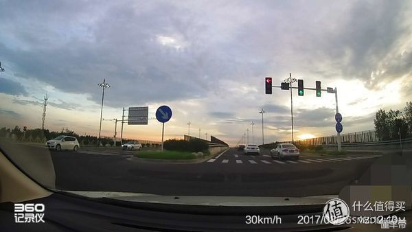 行车记录仪装暗线,行车记录仪专用安装方法