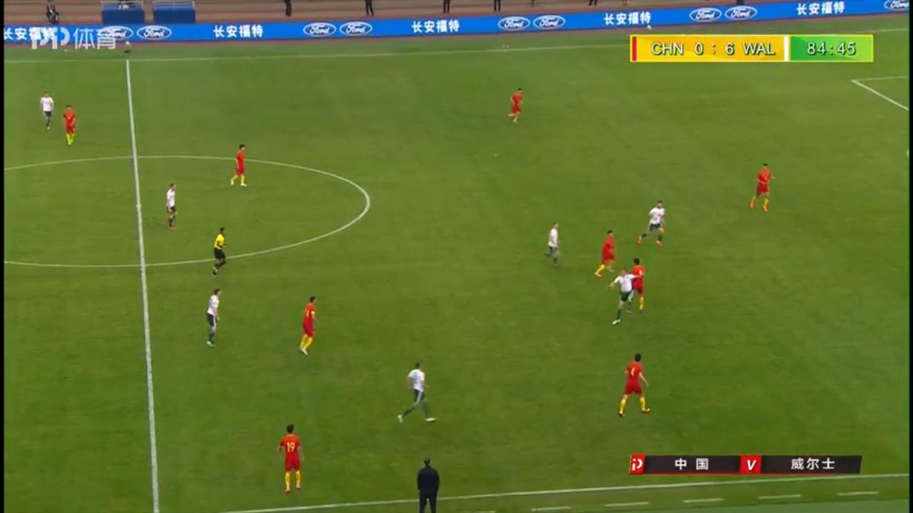 0：6万人同唱*歌国**！怎奈国足一如既往！欧式足球失误既致命