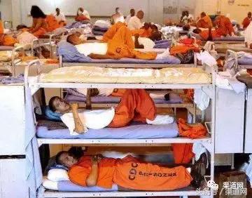 美国私营监狱有多赚钱,国外私人监狱怎么盈利