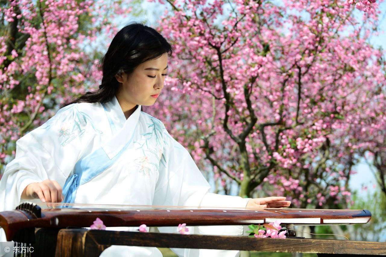 古琴弹不出音怎么回事,学古琴怎么也弹不出来古琴的韵味